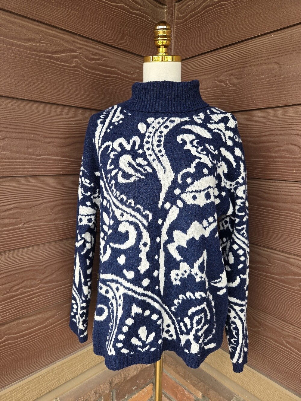 St. John’s Bay Navy & White Patterned Turtleneck Sweater Size Large